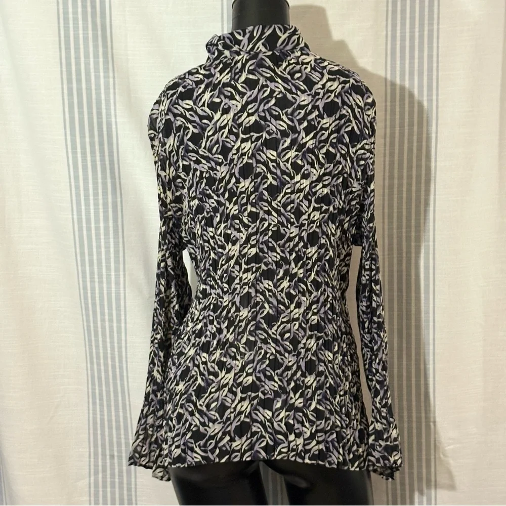 Women’s Black and Lavender Leaf-Print Blouse - Picture 2 of 6